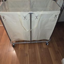 Rolling Hamper