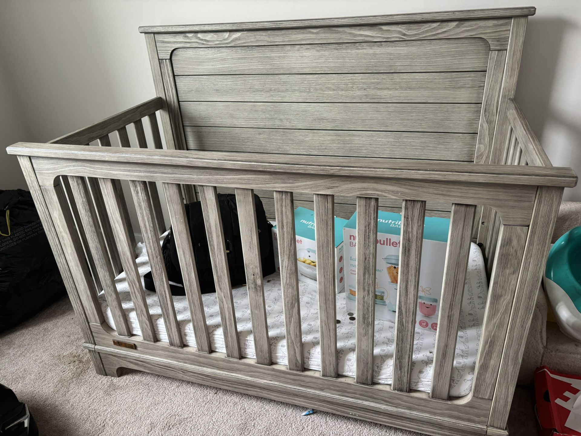 Baby Crib/ Mattress