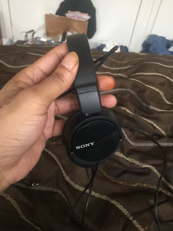 Brand new Sony headphones (black)