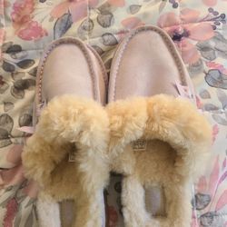 2 Pairs Of Ugg Shoes 