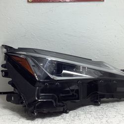 2019 2022 Lexus UX250 right LED headlight (1C)