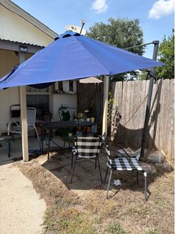 Outdoor umbrella