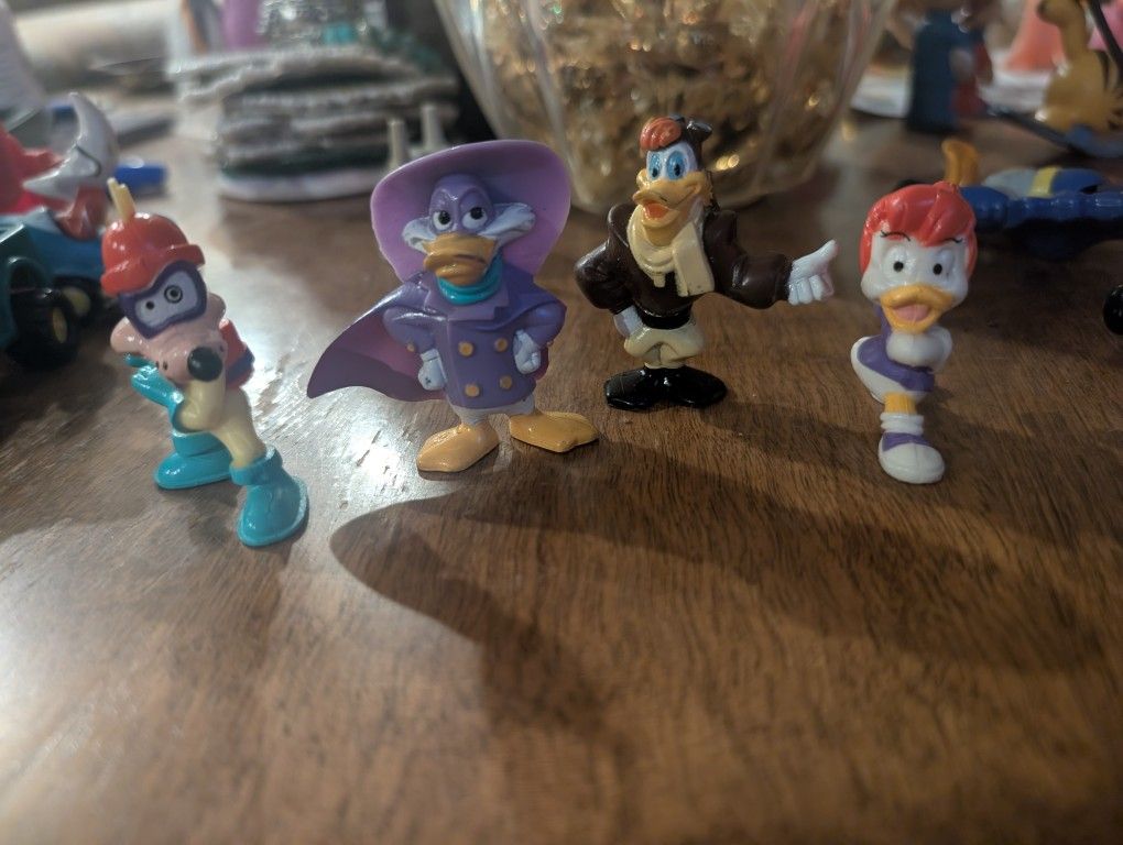 Vtg Kellogg 1991 Disney 2” DARKWING DUCK, Megavolt, Gosalyn, Launchpad McQuack