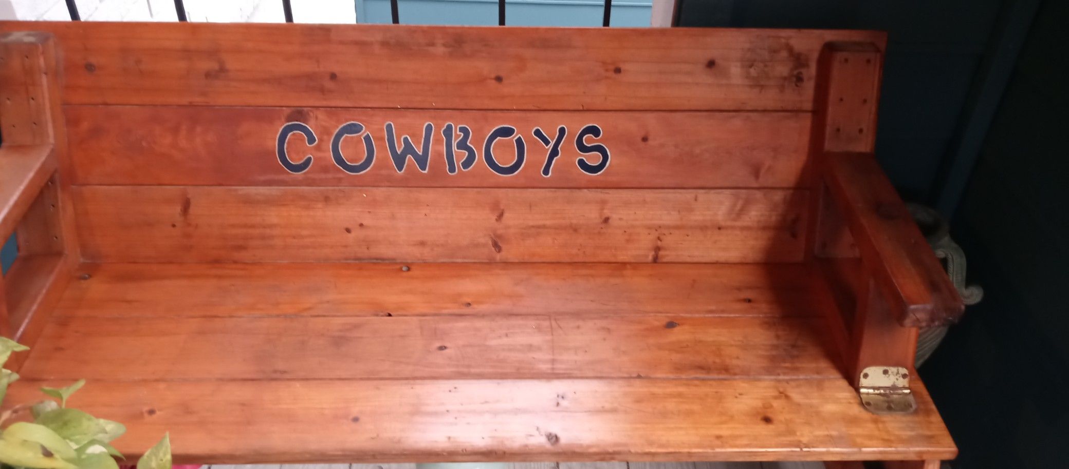 It's a bench of the Dallas Cowboys
