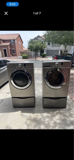 LG washer and Dryer with Pedestals