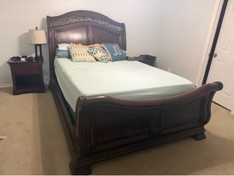 Queen size wood bed, mattress, 2 nightstand