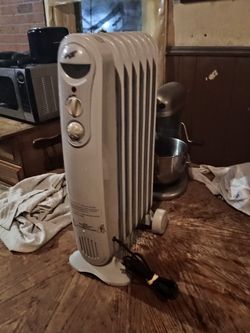 Comfort Zone 1200-Watt Electric Oil-Filled Radiant Portable Heater
