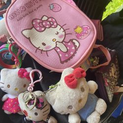 Hello Kitty Small Purse N Key Chains 