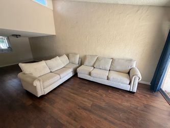 Sectional couch/sofa