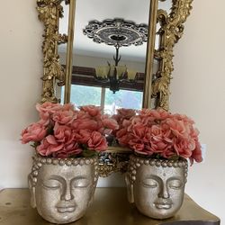 Very  Gorgeous  2 Vases With Flowers 