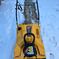 Dewalt Snow Blower 21 in. 208 cc E-Gov Electric Start Gas Single-Stage