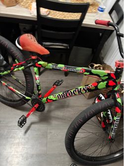 29 in. “D-BLOCKS” R/G/B Camo SE Bike
