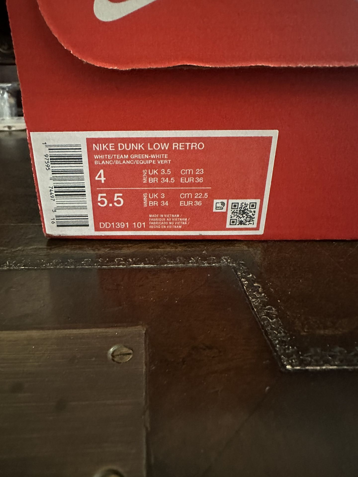 Nike dunk low ‘Michigan State’