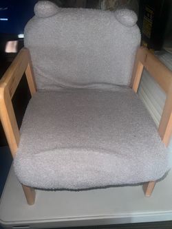 SMALL KIDS CHAIR