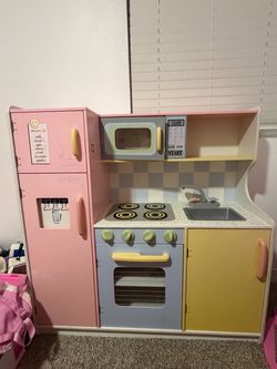 Kids play kitchen