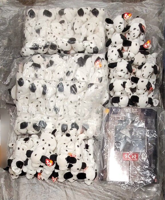 Disney 101 Dalmatians Cruella & 60 TY Beanie Baby Dalmatians