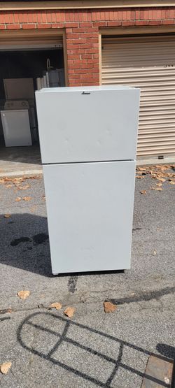 Refrigerator ( hotpoint)