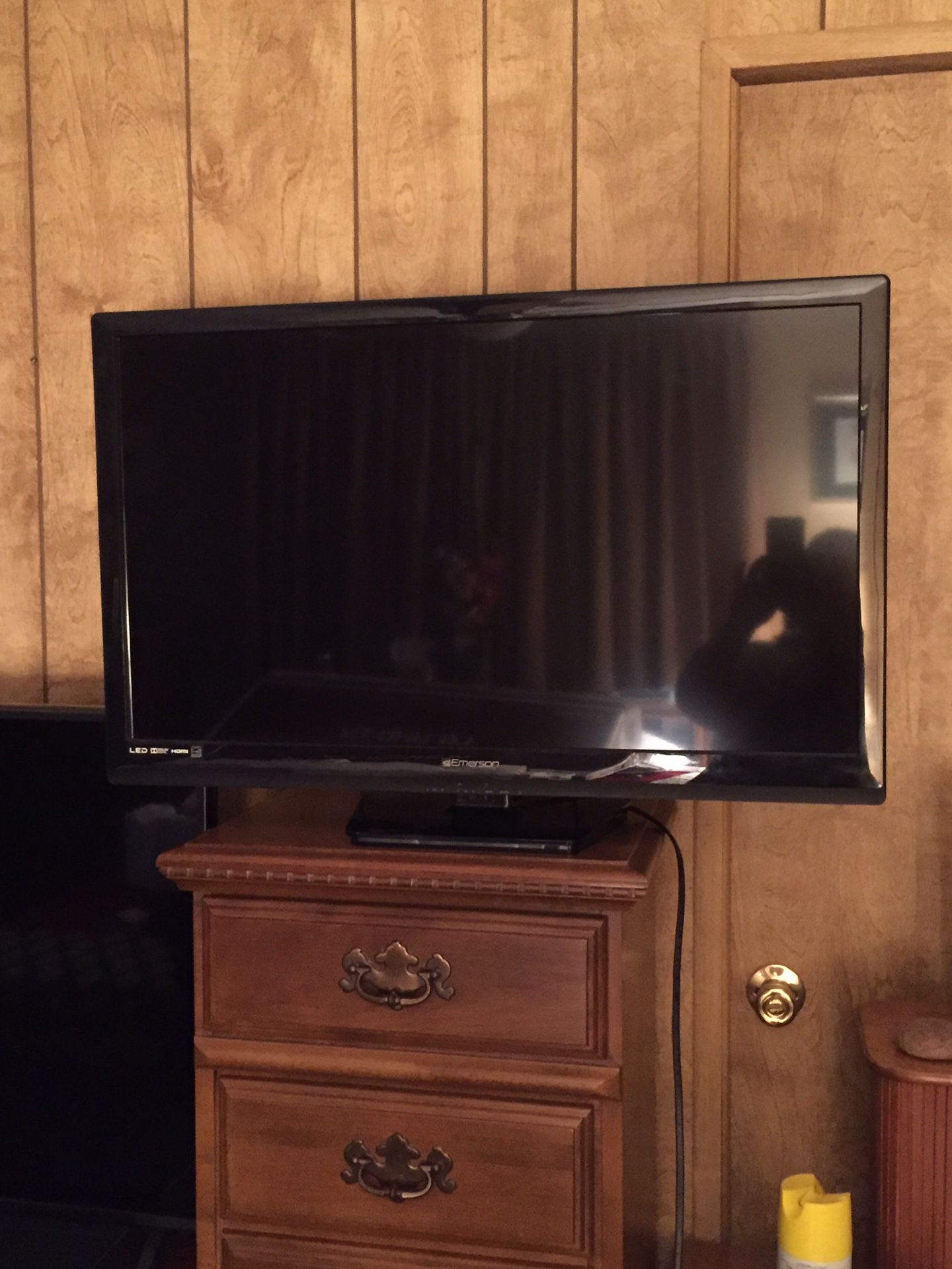 32 inch Emerson Flat screen tv