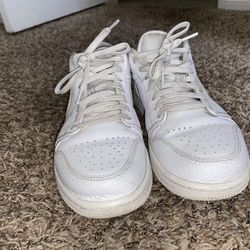 White Jordan 1 Lows (size 8)
