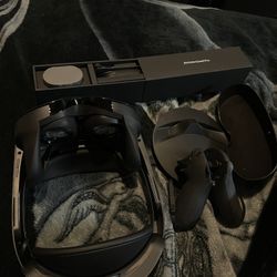 Meta Quest Pro VR Headset
