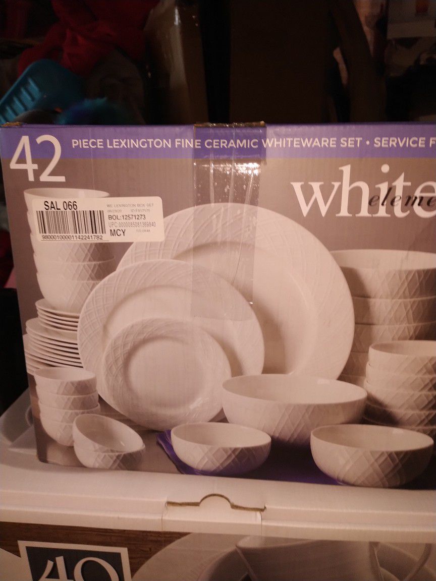 42 White Dinner set Brand New In Box