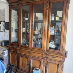 Armoire/China Cabinet