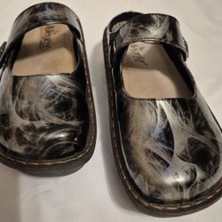 Alegria Clogs