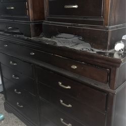 Dresser, 2 End Tables, Lamp
