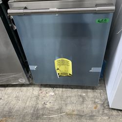 Frigidaire Professional Dishwasher In Stainless Steel New Open Box