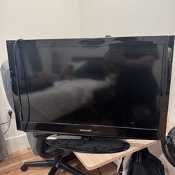 Samsung 32in TV