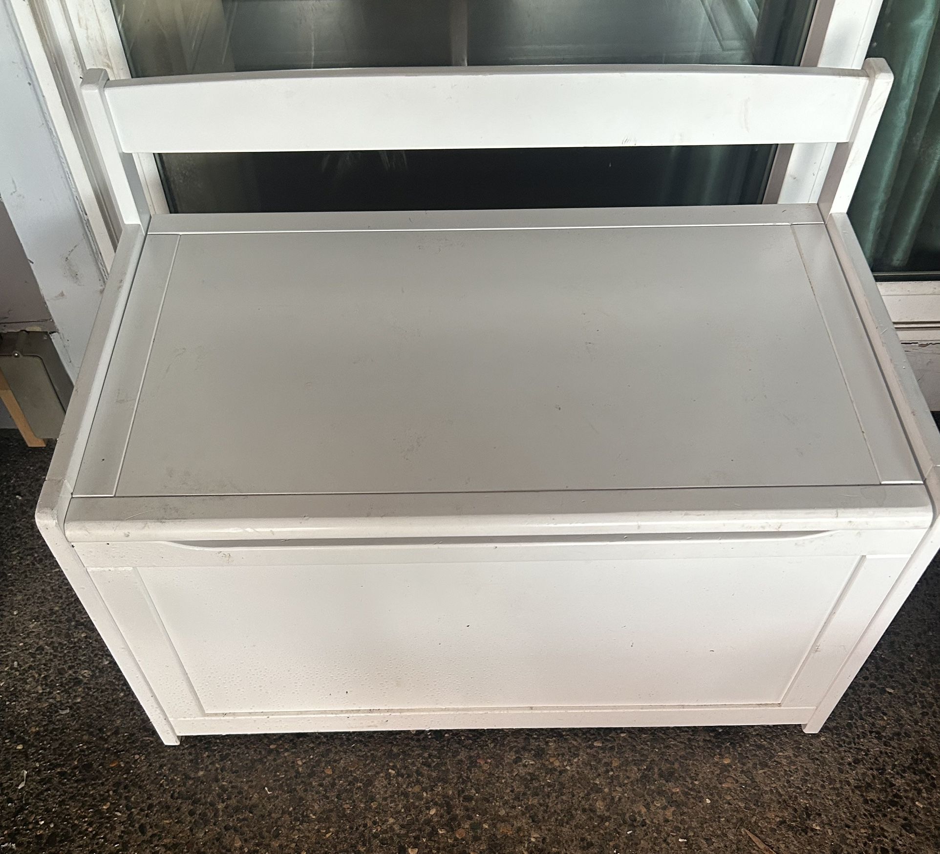 Wooden Toy Chest .Read Description 1st