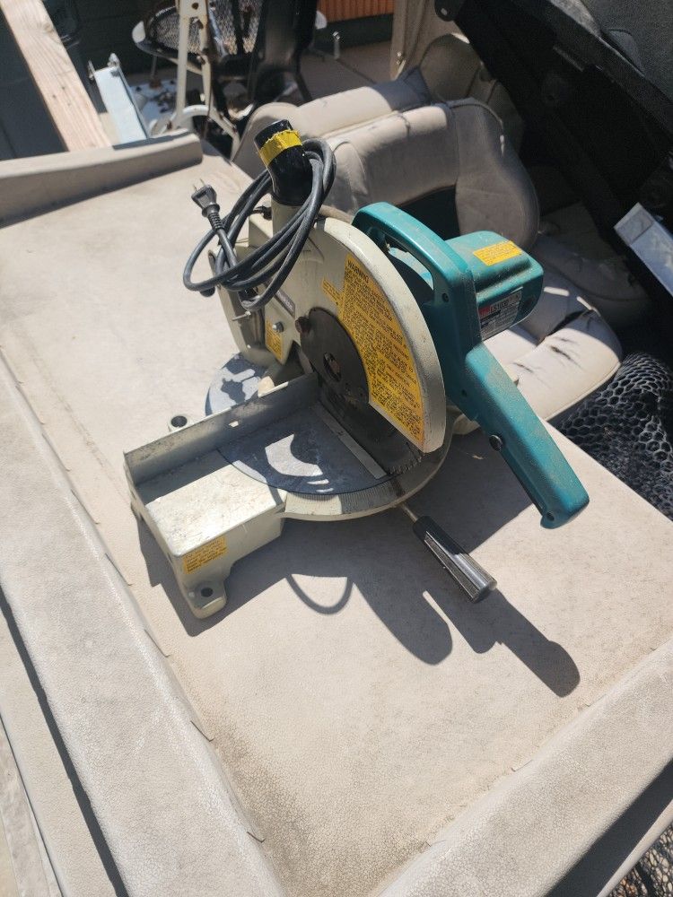 Makita 10" Miter Chop Saw LS1030