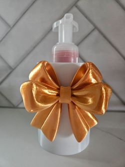 White & Gold Bath & Body Foam Soap Dispenser with Bow