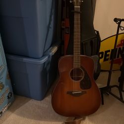 Yamaha Acoustic Guitar