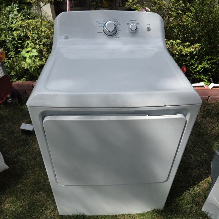 Very Nice GE Electric Dryer ** Free Local Delivery