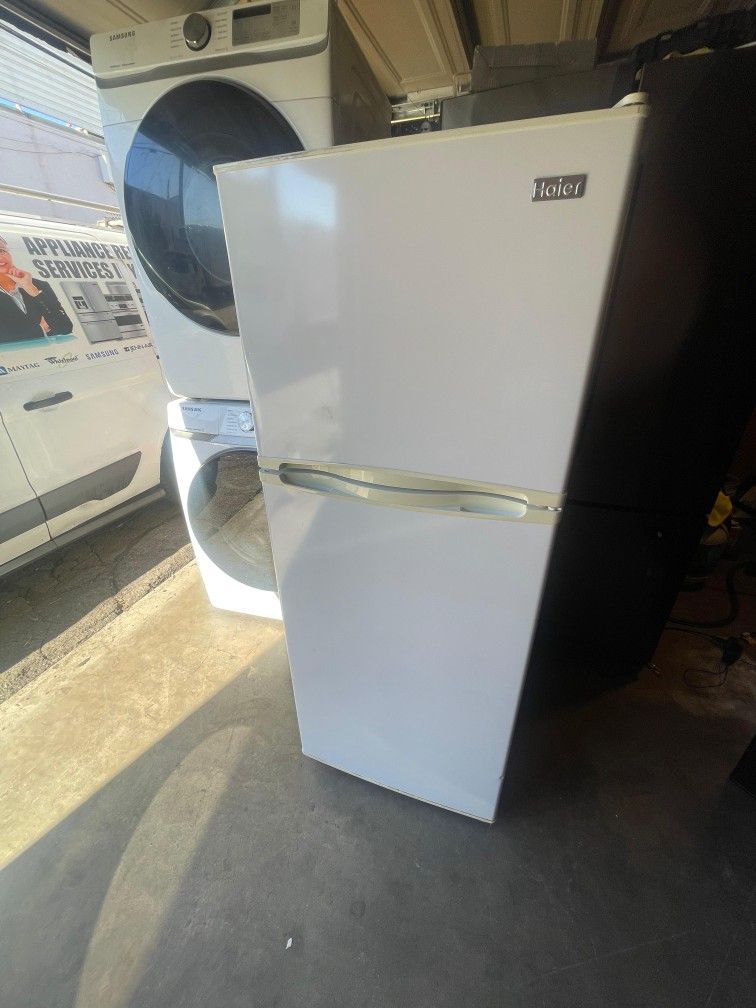 Top Freezer Refrigerator Good Condition Months Warranty 3 Delivery Aviable 