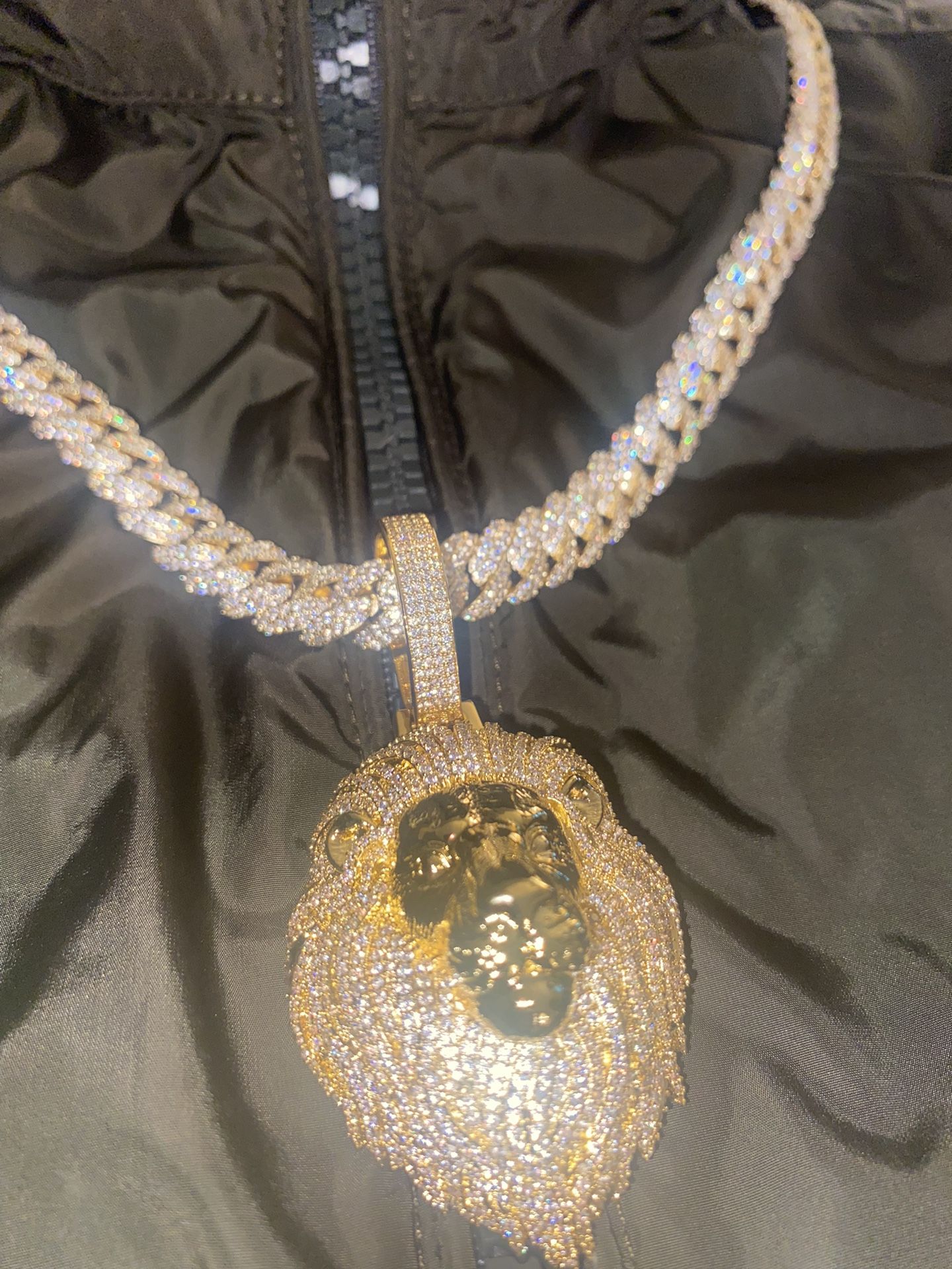 High Quality Premium Lion Pendant And Chain