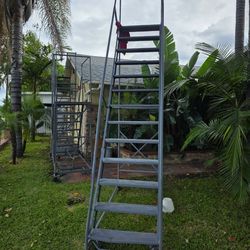 Rolling lader  13 steps  perfect condicion  525.00