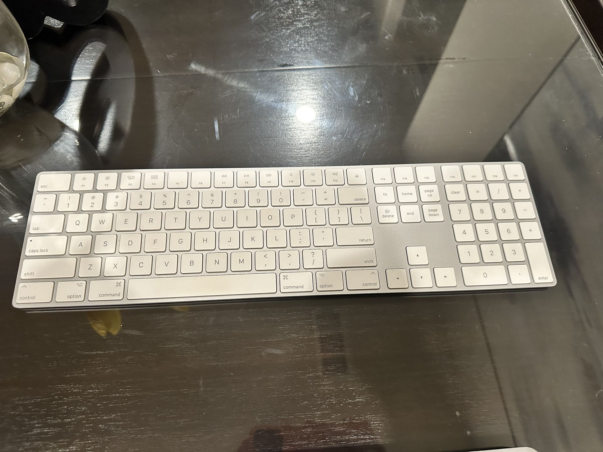 Apple Keyboard