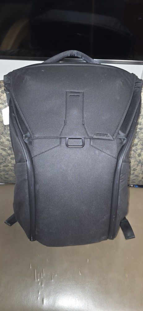 Peak Design 30L Everyday Backpack - New