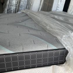 USED KING SIZE HYBRID MATTRESS ONLY 