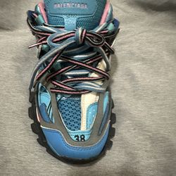 Balenciaga track runner‼️