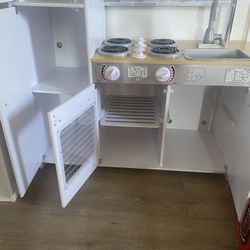 Children’s Kitchen Set