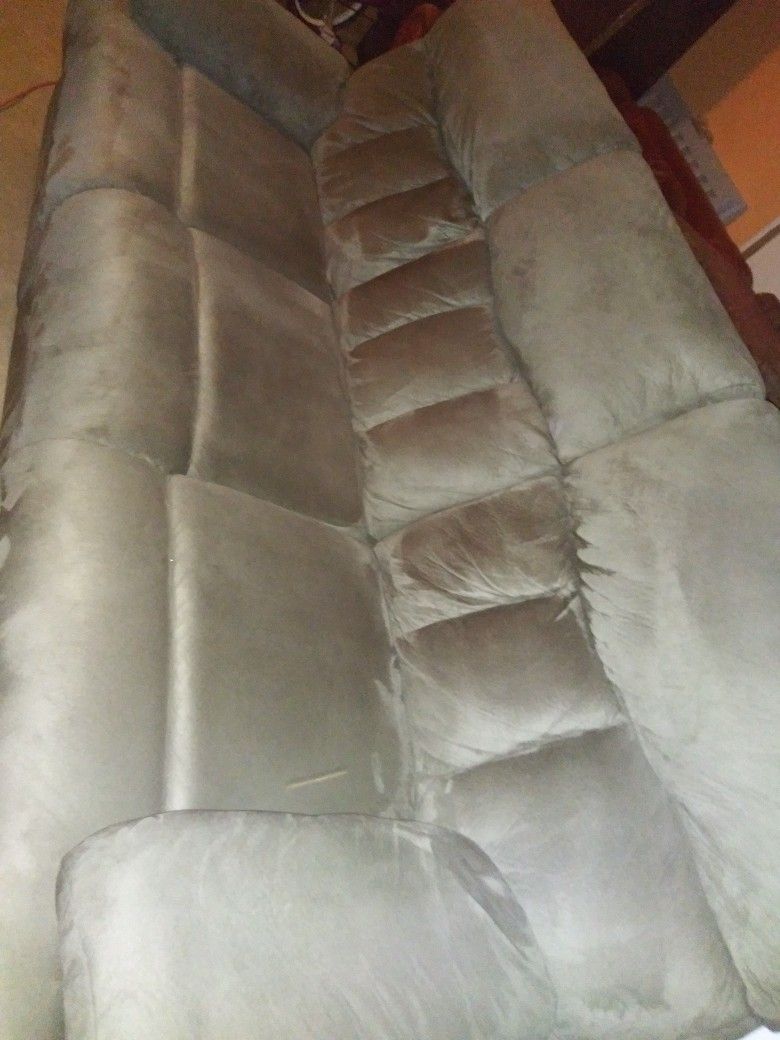 Reclinable Sofa