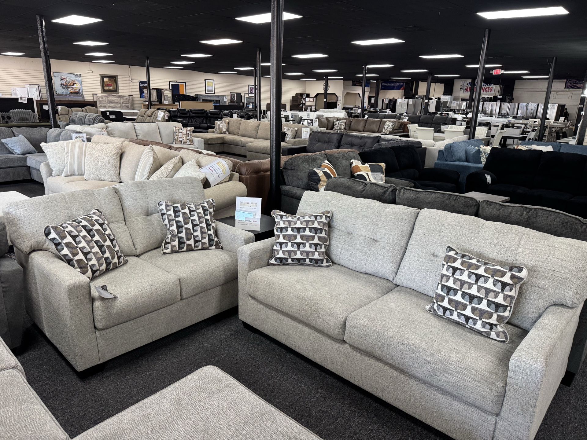 Fabric Sofa & Loveseat. 🚚WE DELIVER🚚