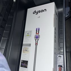 V8 Dyson Cordless Vaccumm