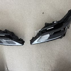 RX350 HEADLIGHTS (2023) Great condition