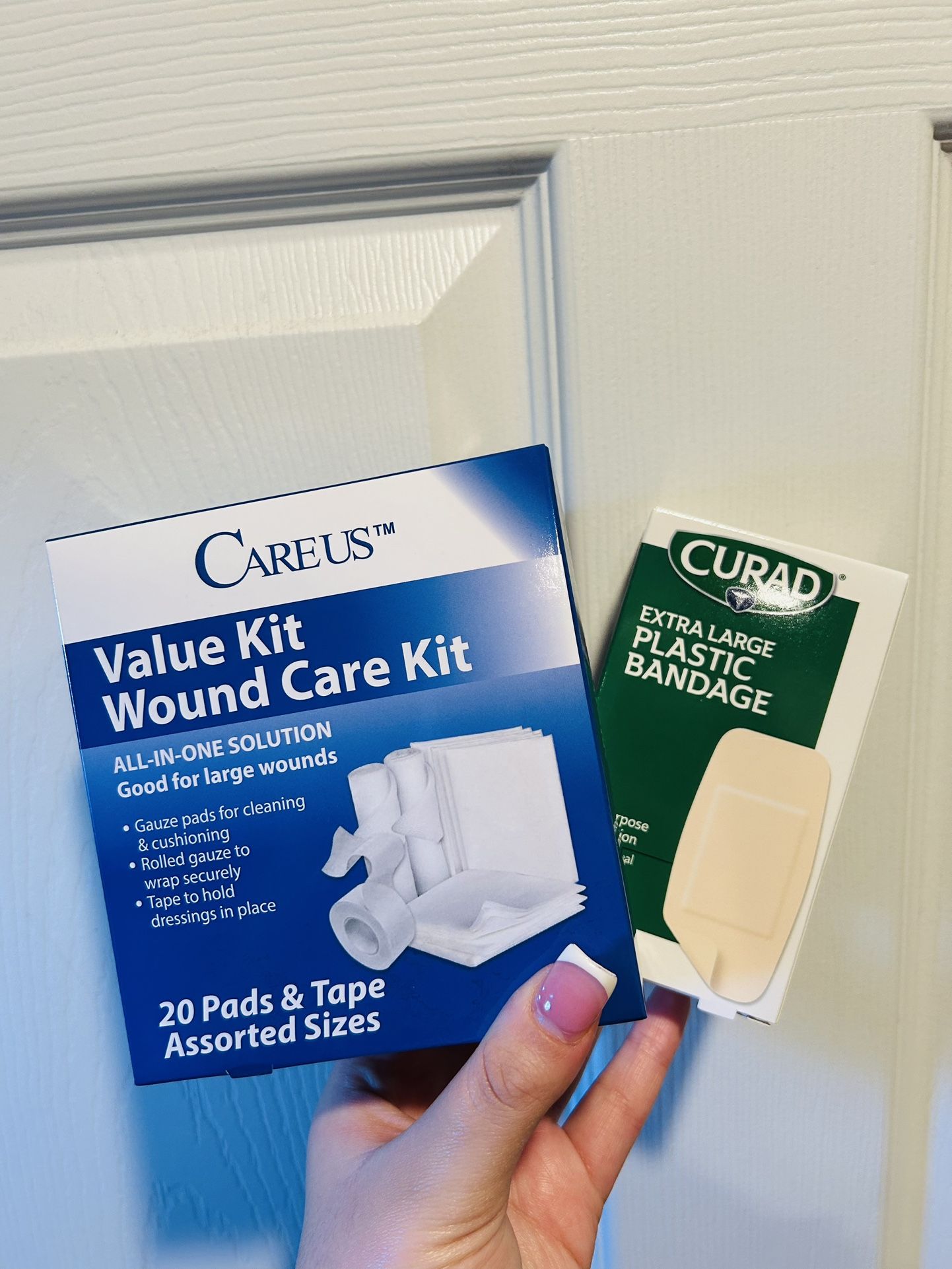 Bandages And Bandages Kit!(Brand new)