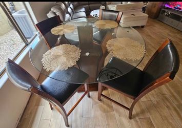 Kitchen glass table with 4 seats