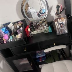 Compact Vanity Table With Mirror 